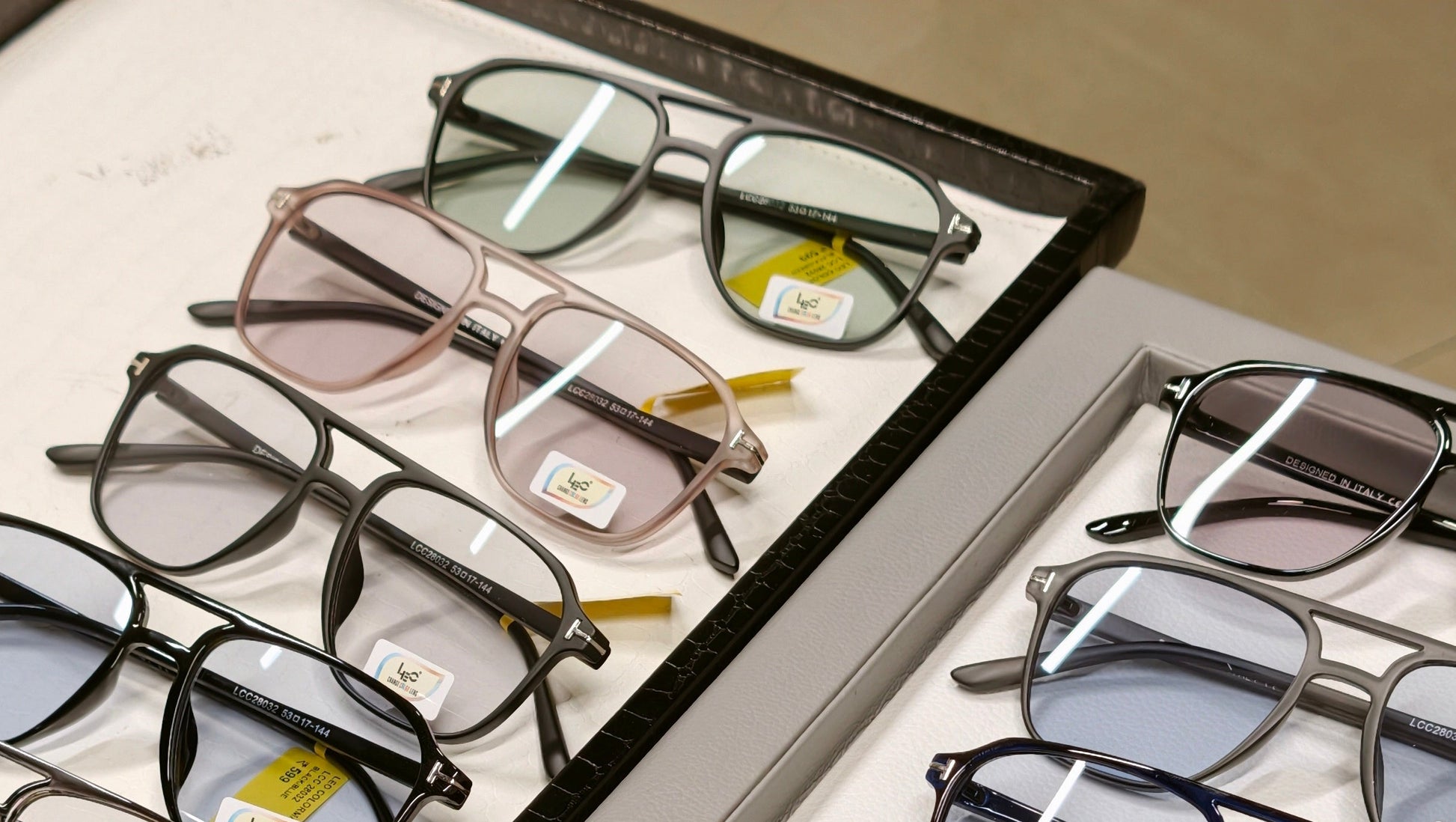 Leo green tint photochromatic aviator sunglasses outdoor style