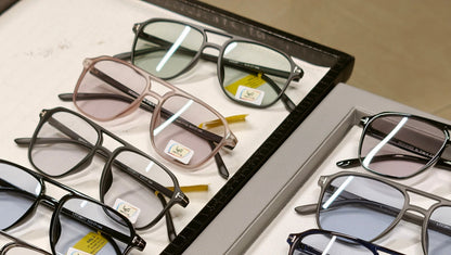 Leo green tint photochromatic aviator sunglasses outdoor style